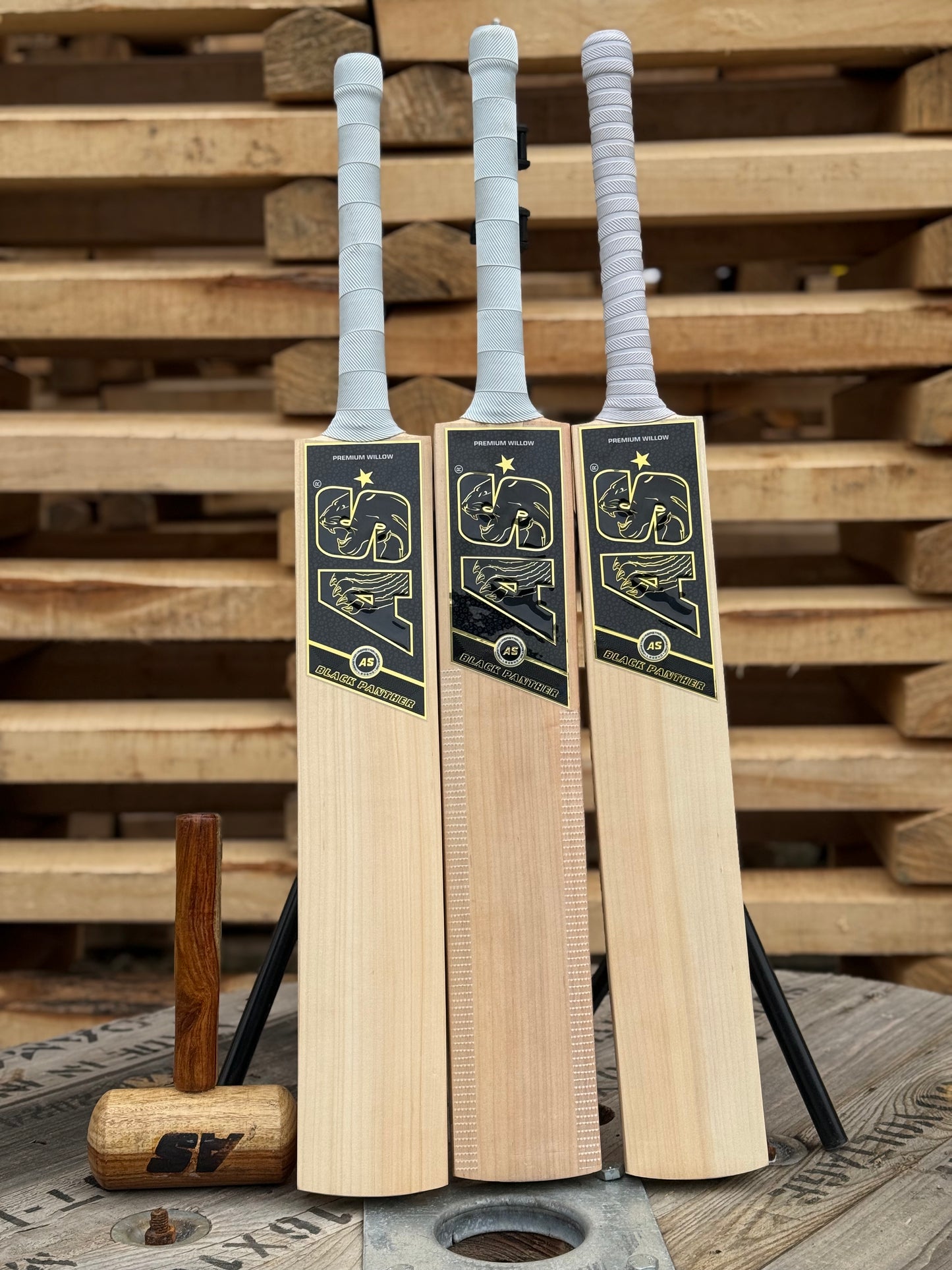 Premium Grade Kashmir Willow Cricket Bat visible grains | Black Panther by AS