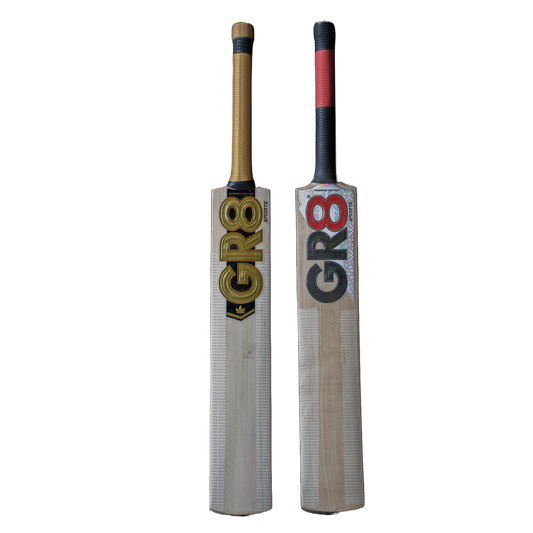 Professional Cricket bat front face with gr8 logo and visible grains