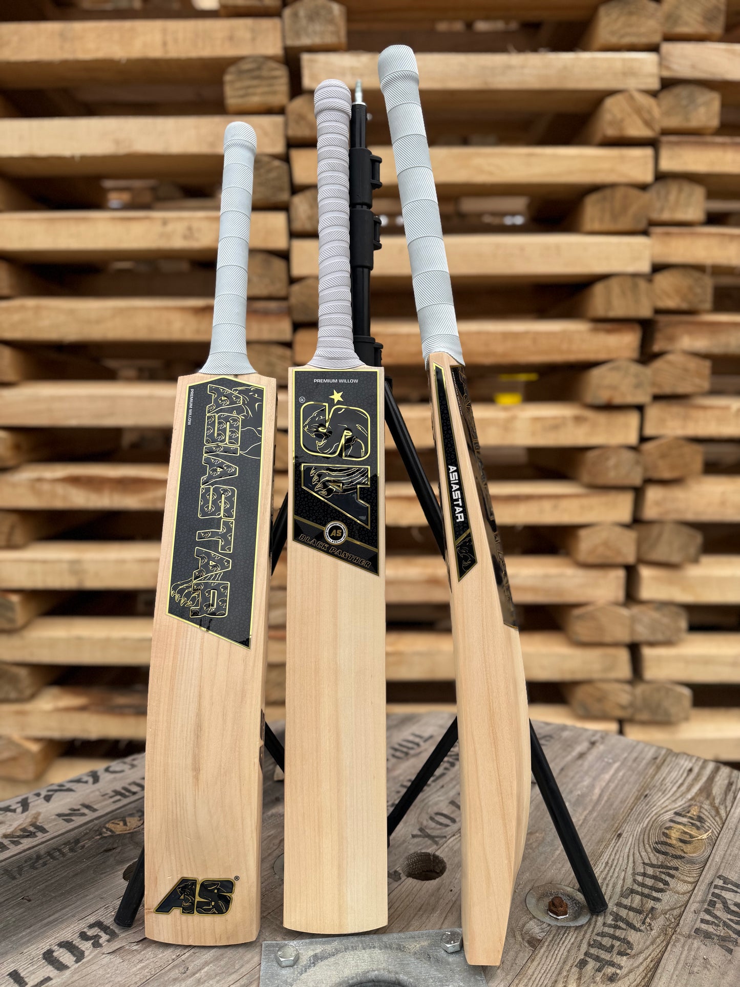 Premium Grade Kashmir Willow Cricket Bat visible grains | Black Panther by AS