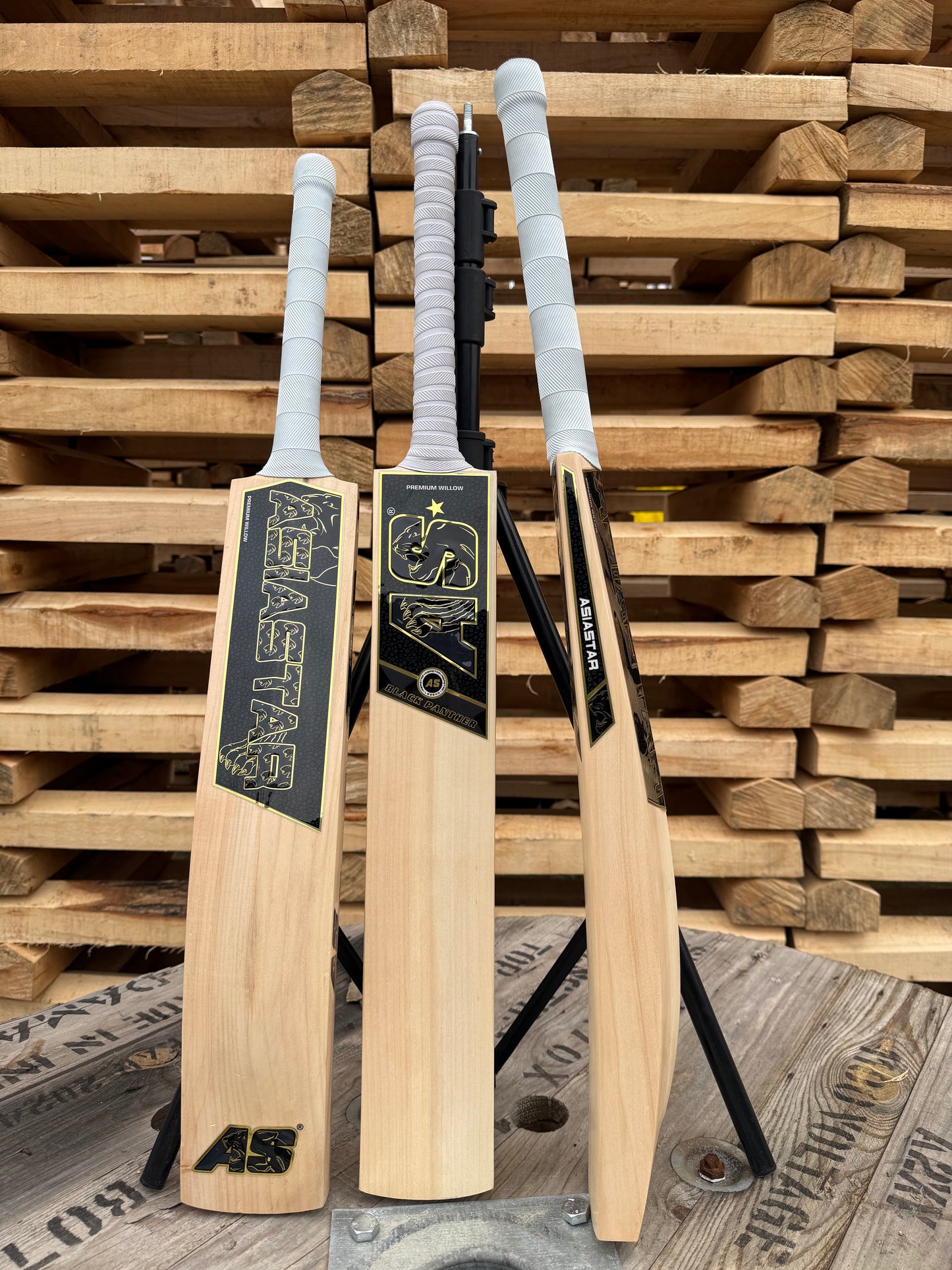 Premium Grade Kashmir Willow Cricket Bat visible grains | Black Panther by AS