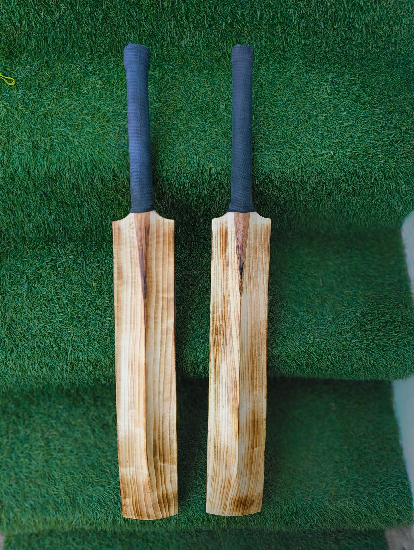Black Mamba Kashmir Willow Cricket Bat For Hard Tennis | 1050g weight | Top Grade